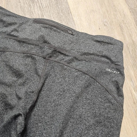 Like New Nike Capri Buttery Soft Leggings - Picture 6 of 13